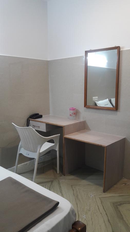 Hotel Saravanaa Chennai Bagian luar foto